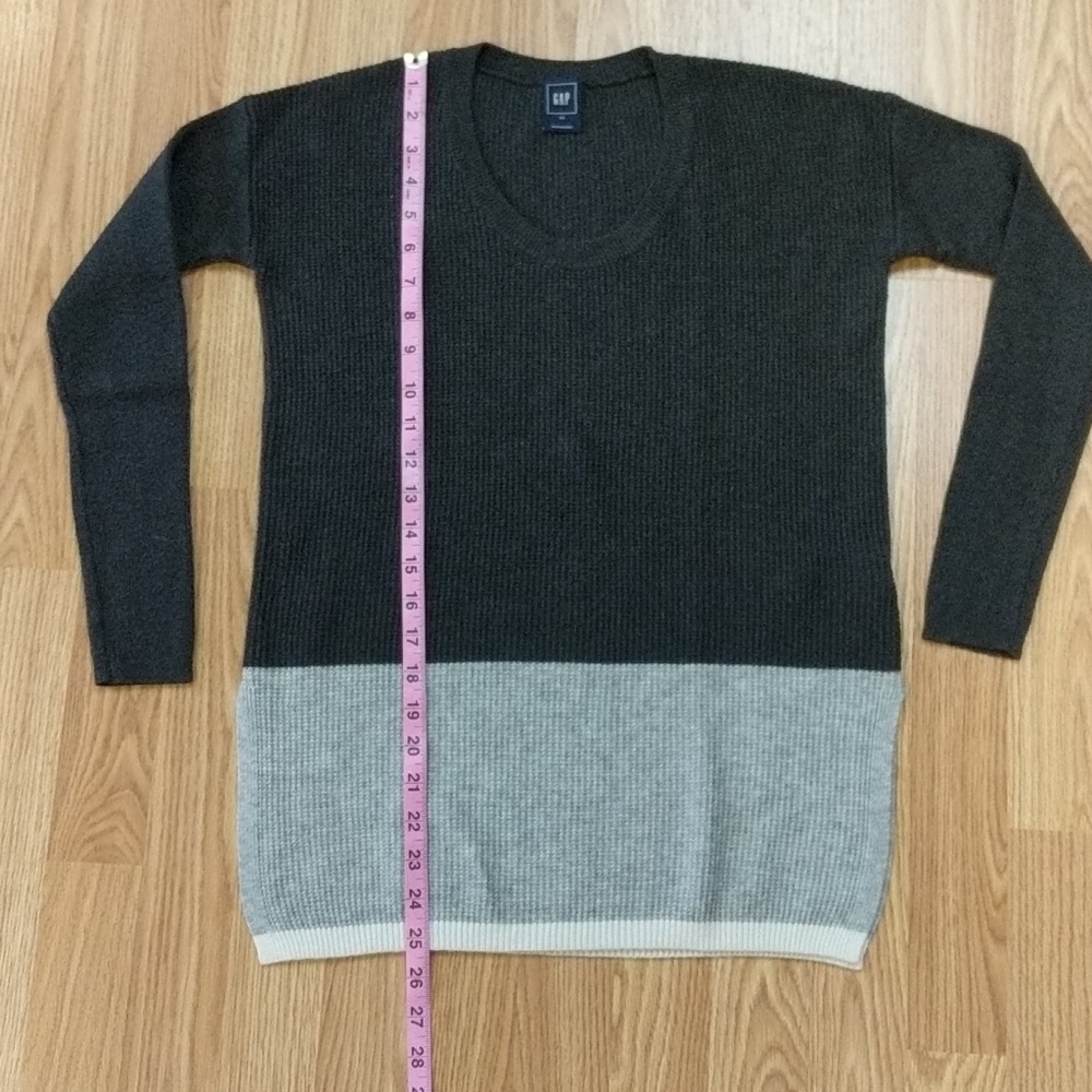 Gap Color Block Sweater Size Xs - image 8